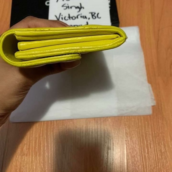 Authentic Chanel lambskin wallet - Picture 7 of 8